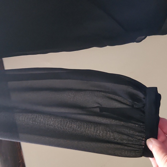 Women's Express dressy Black shortall dress/shorts with sheer sleeves size 4. - Picture 2 of 6